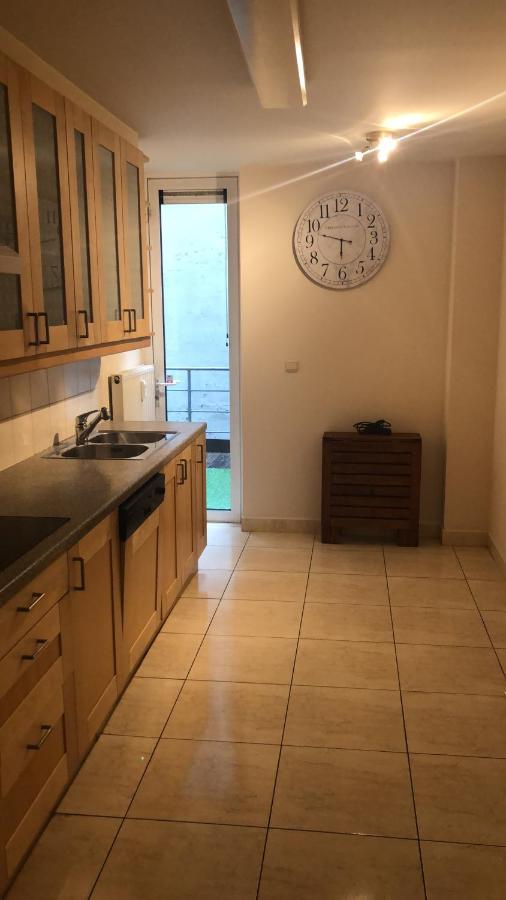 Lovely Two Bedroom Apartment With Free Parking Anversa Esterno foto